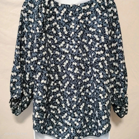 Ann Taylor size Small 3/4 Sleeves Blue Floral Pleated Blouse Top - Picture 6 of 10